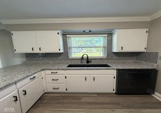 Photo 3 of Sale Pending at 1832 S 150 W, Greenfield, IN 46140 | MLS# 22123224 | Listing updated on 2026-09-16