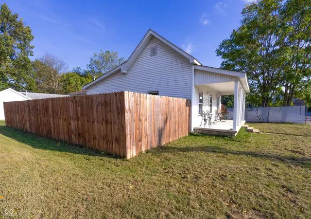 Photo 3 of Sale Pending at 401 S Kyle St, Edinburgh, IN 46124 | MLS# 22123234 | Listing updated on 2026-09-19