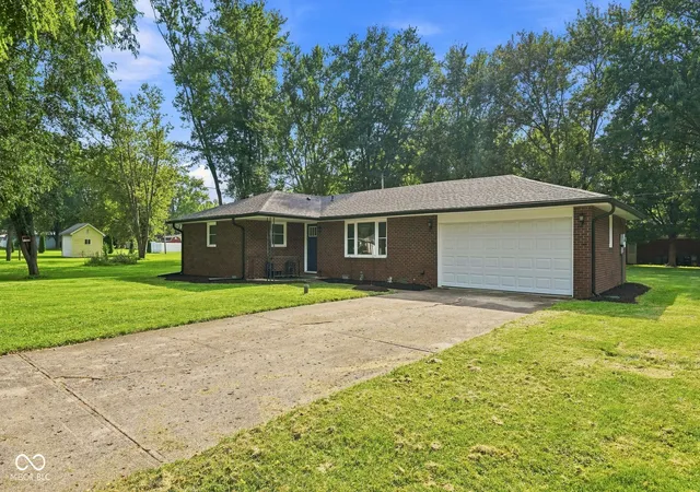 Single family home for sale at 2407 Rita, Anderson, IN 46012 | MLS# 22123245