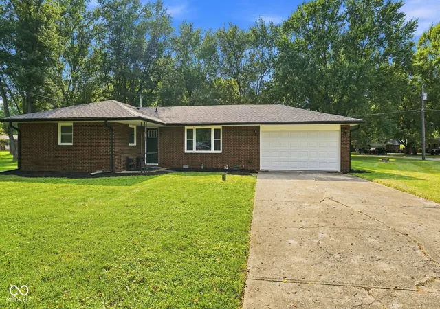 Photo 2 of Single family home for sale at 2407 Rita, Anderson, IN 46012 | MLS# 22123245 | Listing updated on 2026-09-22