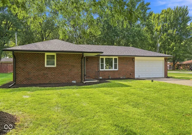 Photo 3 of Single family home for sale at 2407 Rita, Anderson, IN 46012 | MLS# 22123245 | Listing updated on 2026-09-22