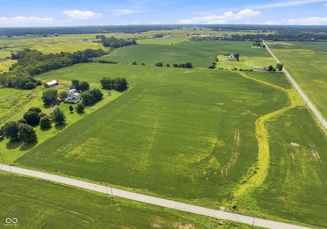 Photo 2 of Sale Pending at 2065 W County Rd 300 South Rd S, Franklin, IN 46131 | MLS# 22123268 | Listing updated on 2026-09-03