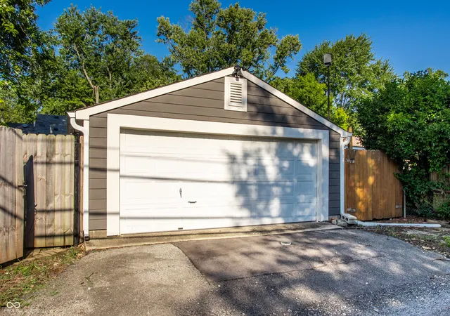 Photo 40 of Single family home for sale at 6457 Broadway St, Indianapolis, IN 46220 | MLS# 22123274 | Listing updated on 2026-10-10