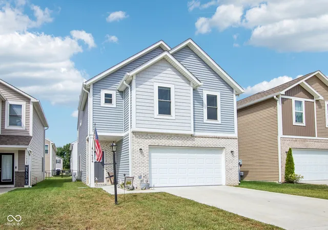 Photo 2 of Single family home for sale at 1424 Wigwam Ln, Martinsville, IN 46151 | MLS# 22123278 | Listing updated on 2026-09-19