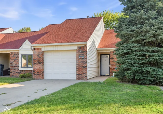 Photo 2 of Condo for sale at 6321 Brush Ct, Indianapolis, IN 46268 | MLS# 22123282 | Listing updated on 2026-09-04