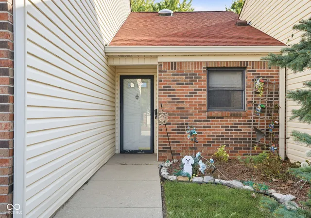 Photo 2 of Condo for sale at 6321 Brush Ct, Indianapolis, IN 46268 | MLS# 22123282 | Listing updated on 2026-09-04