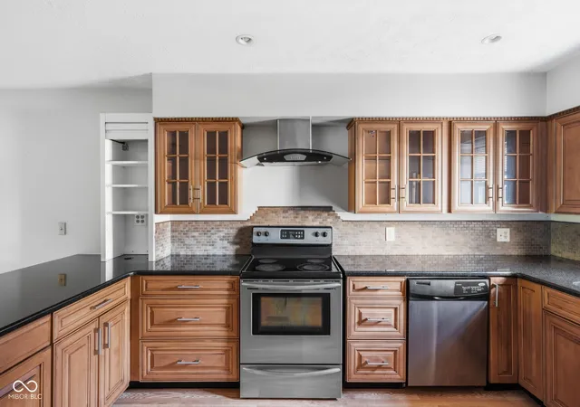 Photo 4 of Condo for sale at 6321 Brush Ct, Indianapolis, IN 46268 | MLS# 22123282 | Listing updated on 2026-09-04