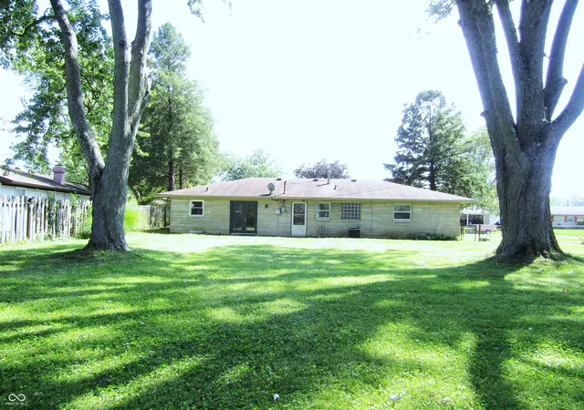 Photo 2 of Sale Pending at 128 Prairie Pkwy, Brownsburg, IN 46112 | MLS# 22123285 | Listing updated on 2026-09-22