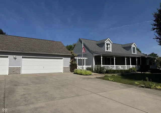 Photo 3 of Sale Pending at 614 W Santee Dr, Greensburg, IN 47240 | MLS# 22123295 | Listing updated on 2026-10-06