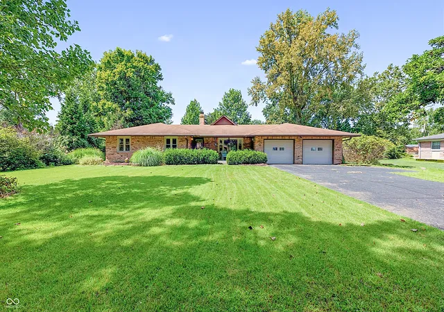 Photo 2 of Single family home for sale at 5626 Boy Scout Rd, Indianapolis, IN 46226 | MLS# 22123300 | Listing updated on 2026-10-06
