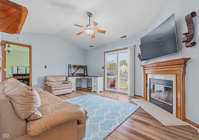 Photo 4 of Single family home for sale at 4327 Strawflower Dr, Indianapolis, IN 46203 | MLS# 22123301 | Listing updated on 2026-10-19