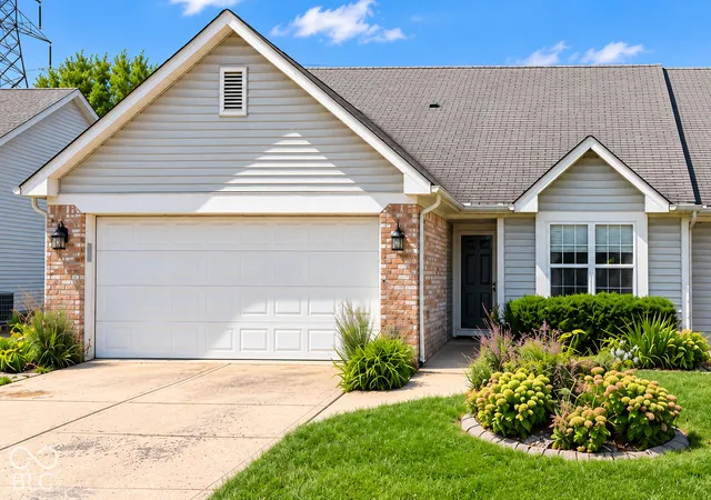 Single family home for sale at 11510 Coastal Wy, Indianapolis, IN 46229 | MLS# 22123310