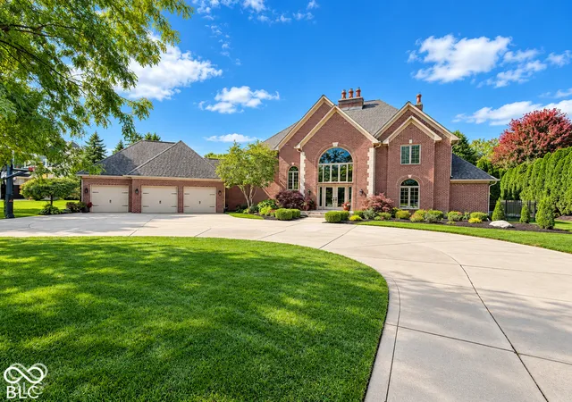 Single family home for sale at 10646 Walnut Crk Dr W, Carmel, IN 46032 | MLS# 22123313