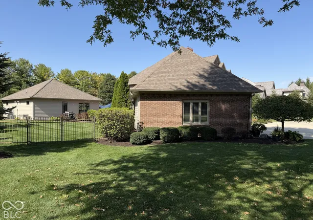 Photo 4 of Single family home for sale at 10646 Walnut Crk Dr W, Carmel, IN 46032 | MLS# 22123313 | Listing updated on 2026-10-23