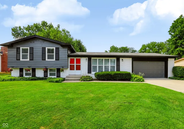 Single family home for sale at 441 Ash Dr, Carmel, IN 46032 | MLS# 22123314