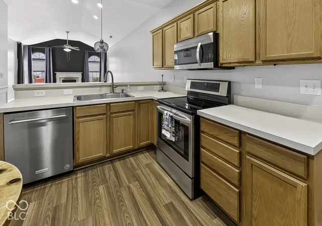 Photo 4 of Condo for sale at 827 Gazebo Way, Greenwood, IN 46142 | MLS# 22123325 | Listing updated on 2026-10-28