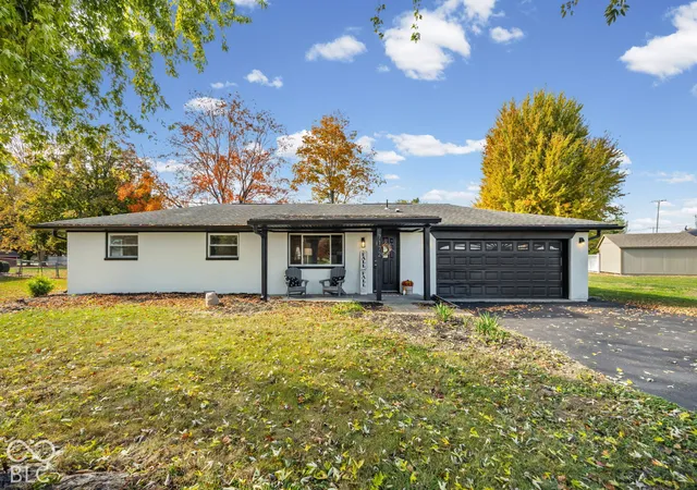 Single family home for sale at 7172 W Crestwood Dr, Delphi, IN 46923 | MLS# 22123333
