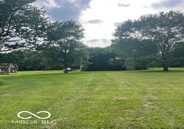 Photo 2 of Sale Pending at 8561 Shelbyville Rd, Indianapolis, IN 46259 | MLS# 22123337 | Listing updated on 2026-09-07