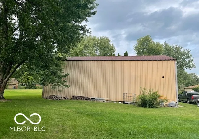 Photo 4 of Sale Pending at 8561 Shelbyville Rd, Indianapolis, IN 46259 | MLS# 22123337 | Listing updated on 2026-09-07