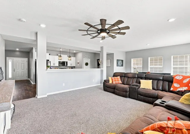 Photo 4 of Single family home for sale at 2353 Prophetstown Rd, Avon, IN 46123 | MLS# 22123360 | Listing updated on 2026-09-22