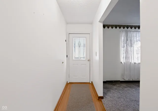 Photo 4 of Single family home for sale at 3105 Stella Dr, Greenwood, IN 46143 | MLS# 22123364 | Listing updated on 2026-09-23