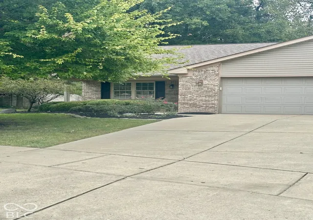 Photo 3 of Single family home for sale at 8930 Stepping Stone Way, Avon, IN 46123 | MLS# 22123386 | Listing updated on 2026-09-30