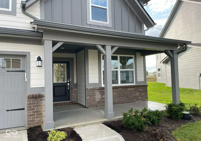 Photo 2 of Single family home for sale at 1066 Tansley Ln, Avon, IN 46123 | MLS# 22123390 | Listing updated on 2026-09-25