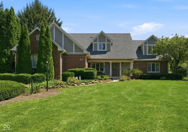 Photo 1 of Single family home for sale at 4299 Bending Ln, Greenwood, IN 46143 | MLS# 22123403 | Listing updated on 2026-10-13