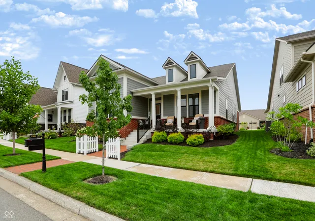 Photo 2 of Single family home for sale at 1305 Stonehaven Dr, Westfield, IN 46074 | MLS# 22123418 | Listing updated on 2026-09-24