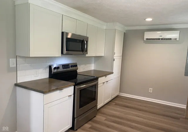 Photo 3 of Single family home for sale at 962 N Olney St, Indianapolis, IN 46201 | MLS# 22123430 | Listing updated on 2026-08-31