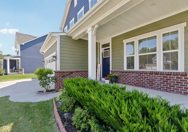 Photo 3 of Single family home for sale at 2536 Dorset Dr, Plainfield, IN 46168 | MLS# 22123434 | Listing updated on 2026-09-18