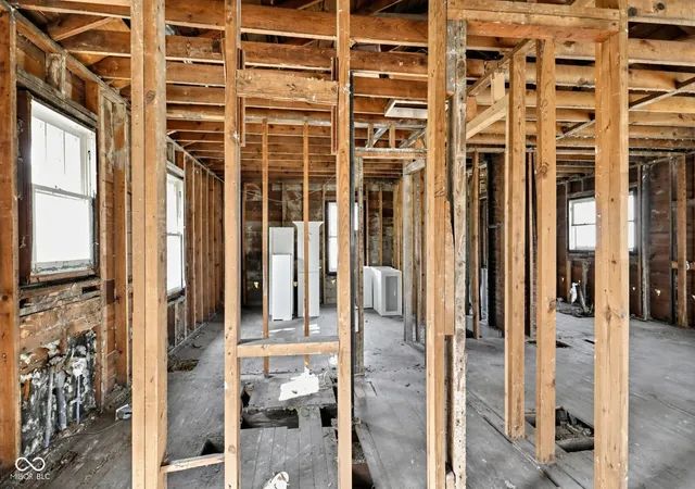 Photo 1 of Single family home for sale at 518 Marine Dr, Anderson, IN 46016 | MLS# 22123439 | Listing updated on 2026-09-29