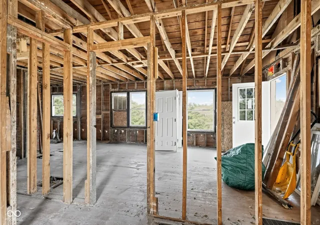 Photo 3 of Single family home for sale at 518 Marine Dr, Anderson, IN 46016 | MLS# 22123439 | Listing updated on 2026-09-29