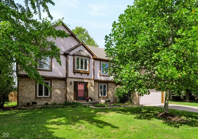 Photo 2 of Single family home for sale at 108 Glenbrook Ln, Avon, IN 46123 | MLS# 22123452 | Listing updated on 2026-09-21