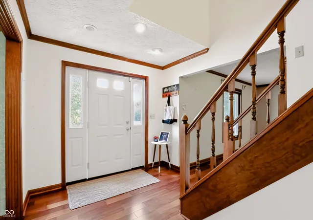 Photo 4 of Single family home for sale at 108 Glenbrook Ln, Avon, IN 46123 | MLS# 22123452 | Listing updated on 2026-09-21