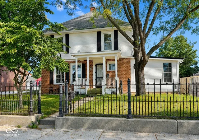 Photo 1 of Single family home for sale at 460 E Pike St, Martinsville, IN 46151 | MLS# 22123469 | Listing updated on 2026-10-06