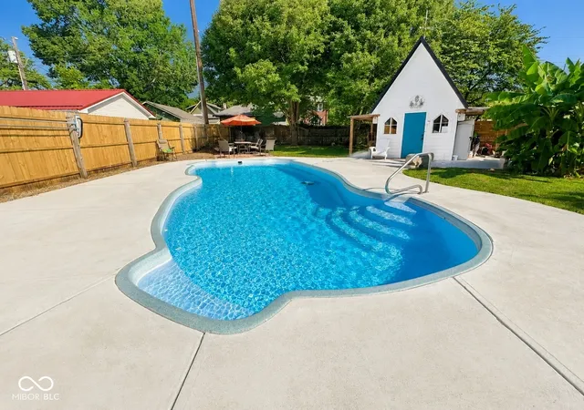 Photo 2 of Single family home for sale at 460 E Pike St, Martinsville, IN 46151 | MLS# 22123469 | Listing updated on 2026-10-06