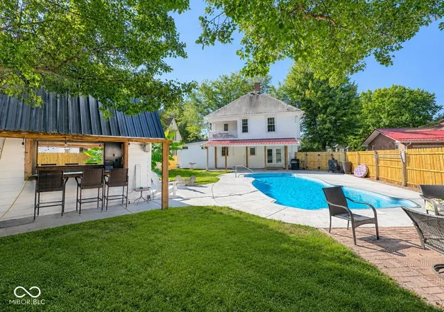 Photo 3 of Single family home for sale at 460 E Pike St, Martinsville, IN 46151 | MLS# 22123469 | Listing updated on 2026-10-06