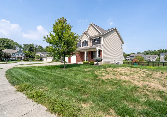 Photo 3 of Single family home for sale at 4668 Shelby Cir, Greenwood, IN 46143 | MLS# 22123480 | Listing updated on 2026-09-01
