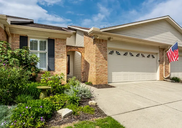 Photo 2 of Condo for sale at 8406 Quail Holw Rd, Indianapolis, IN 46260 | MLS# 22123497 | Listing updated on 2026-09-18
