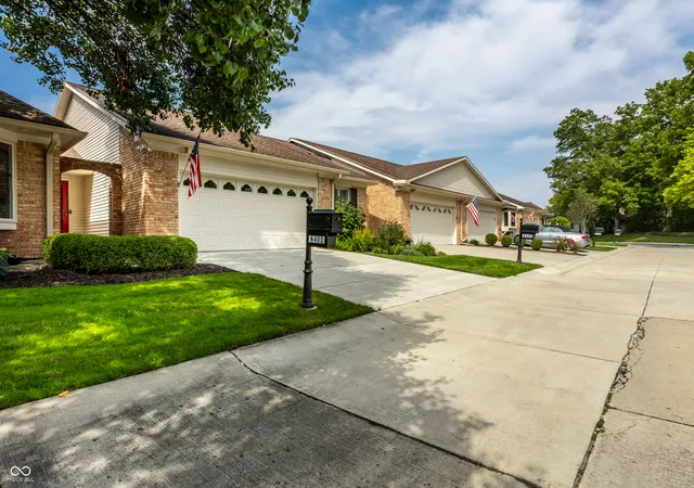 Photo 3 of Condo for sale at 8406 Quail Holw Rd, Indianapolis, IN 46260 | MLS# 22123497 | Listing updated on 2026-09-18