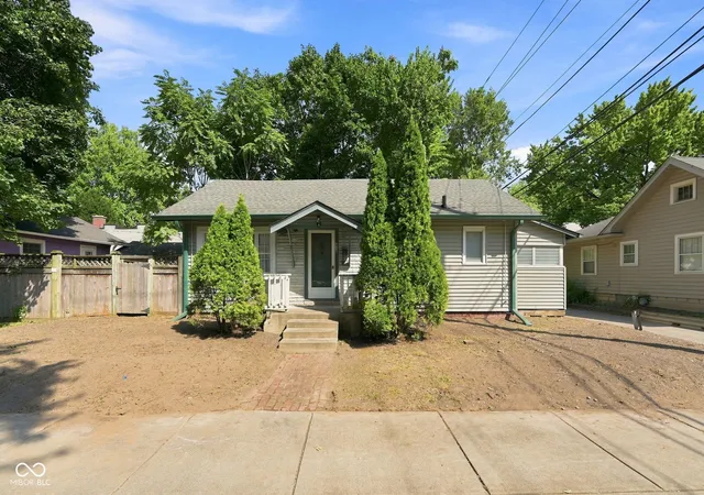 Photo 2 of Single family home for sale at 646 E 51st Street, Indianapolis, IN 46205 | MLS# 22123511 | Listing updated on 2026-09-28