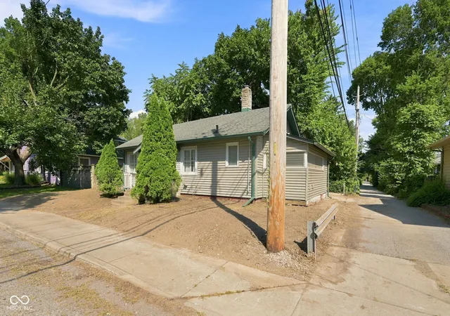 Photo 3 of Single family home for sale at 646 E 51st Street, Indianapolis, IN 46205 | MLS# 22123511 | Listing updated on 2026-09-28