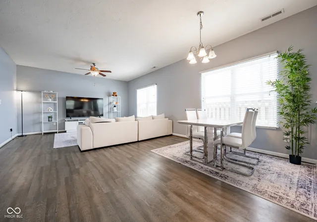 Photo 3 of Single family home for sale at 2581 Shadowbrook Tr, Greenwood, IN 46143 | MLS# 22123519 | Listing updated on 2026-09-21