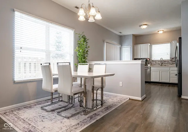 Photo 3 of Single family home for sale at 2581 Shadowbrook Tr, Greenwood, IN 46143 | MLS# 22123519 | Listing updated on 2026-09-21