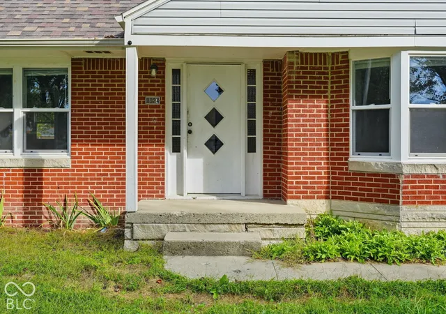 Photo 3 of Single family home for sale at 2924 W 22nd Street, Anderson, IN 46011 | MLS# 22123562 | Listing updated on 2026-10-01