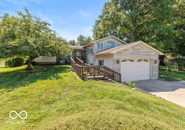 Photo 2 of Single family home for sale at 5329 W Smith Valley Rd, Greenwood, IN 46142 | MLS# 22123576 | Listing updated on 2026-09-06