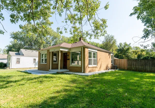 Photo 2 of Single family home for sale at 1920 Euclid Dr, Anderson, IN 46011 | MLS# 22123579 | Listing updated on 2026-09-06