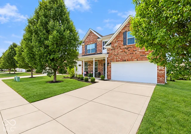 Photo 1 of Single family home for sale at 1486 Valdarno Dr, Greenwood, IN 46143 | MLS# 22123582 | Listing updated on 2026-10-28