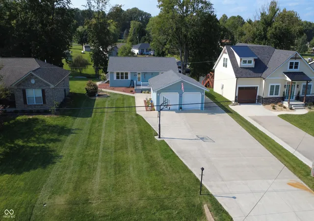 Photo 2 of Single family home for sale at 27 Sw Santee Dr, Greensburg, IN 47240 | MLS# 22123583 | Listing updated on 2026-09-30